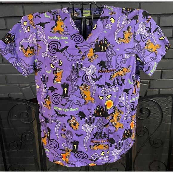 Tops - Scooby Doo Nursing Scrub Top Women’s M